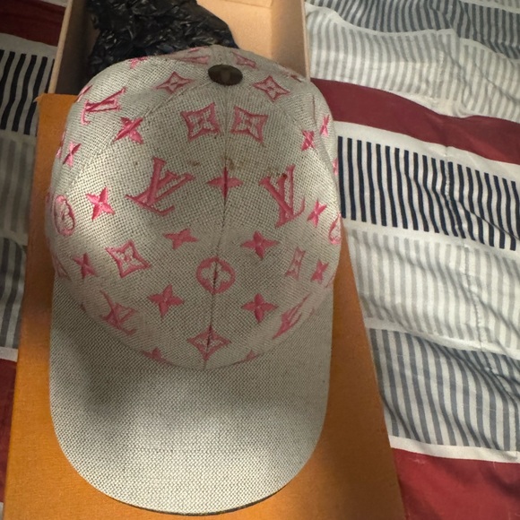 Designer Hat! - Picture 2 of 7